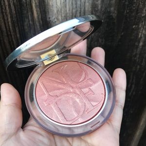 Dior Skin Nude Luminizer Highlighter